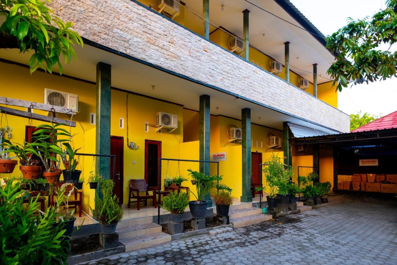 Spot On 2732 Sandy Guesthouse Mataram Exterior photo